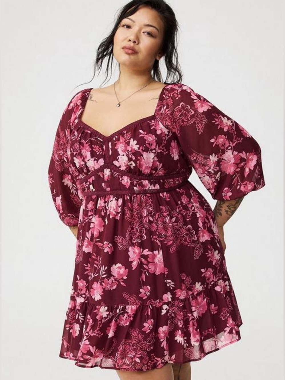 Torrid Ladies NWT Mini Shirred-Bodice A-Line Dress in Whitney Floral Red Plum.